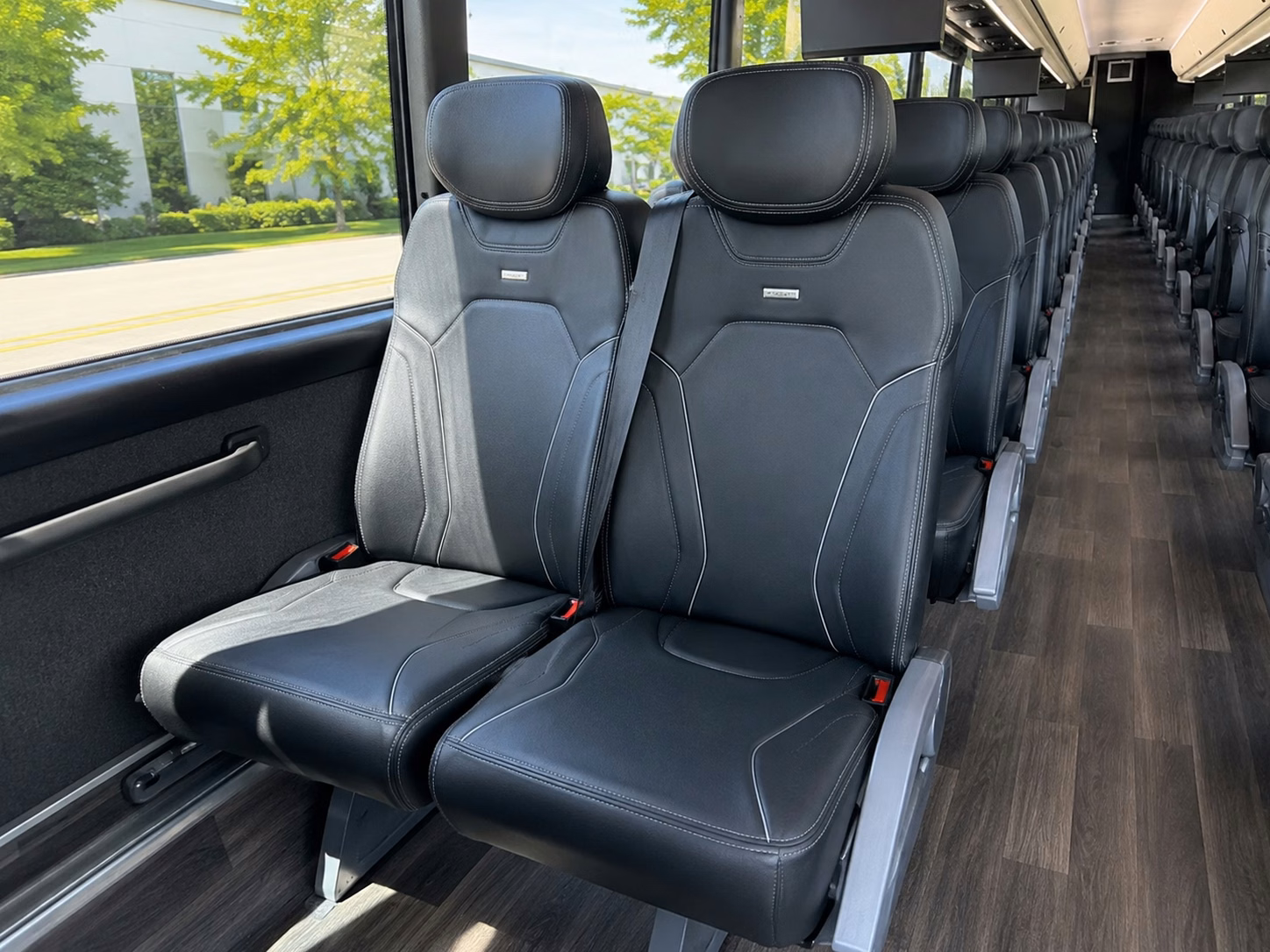 airport shuttle transportation for sioux falls wedding guests flying into fsd