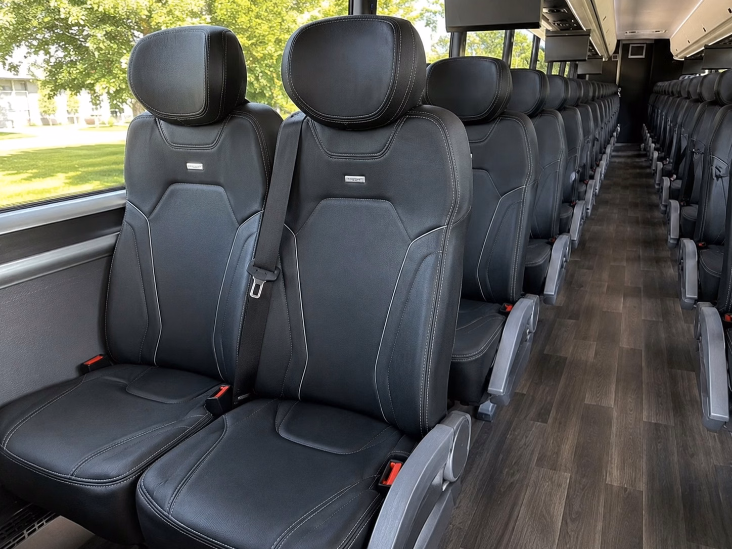 minibus rentals for sioux falls bridal parties and rehearsal dinner transportation